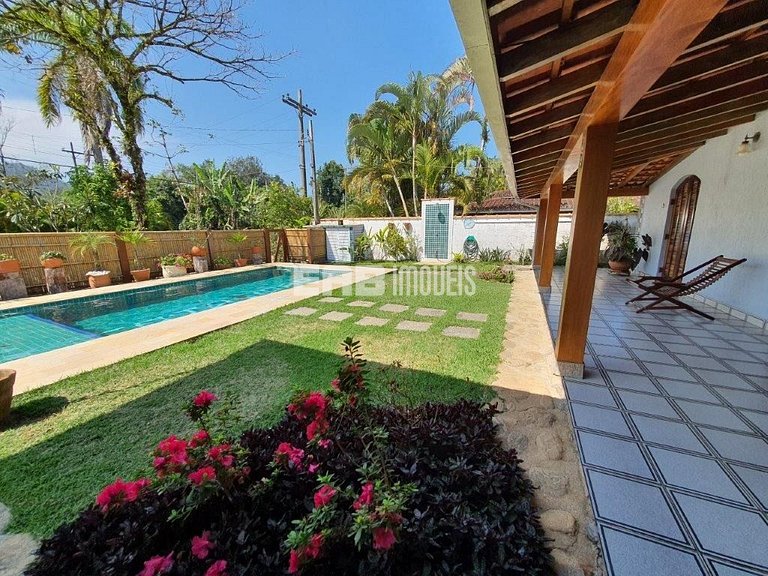 Casa a 250m da praia para locação em Itamambuca