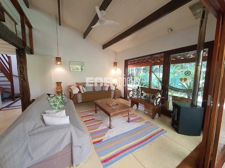 Casa no canto esquerdo a 100m da Praia de Itamambuca