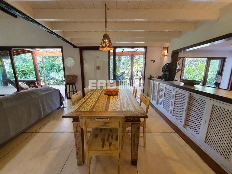 Casa no canto esquerdo a 100m da Praia de Itamambuca