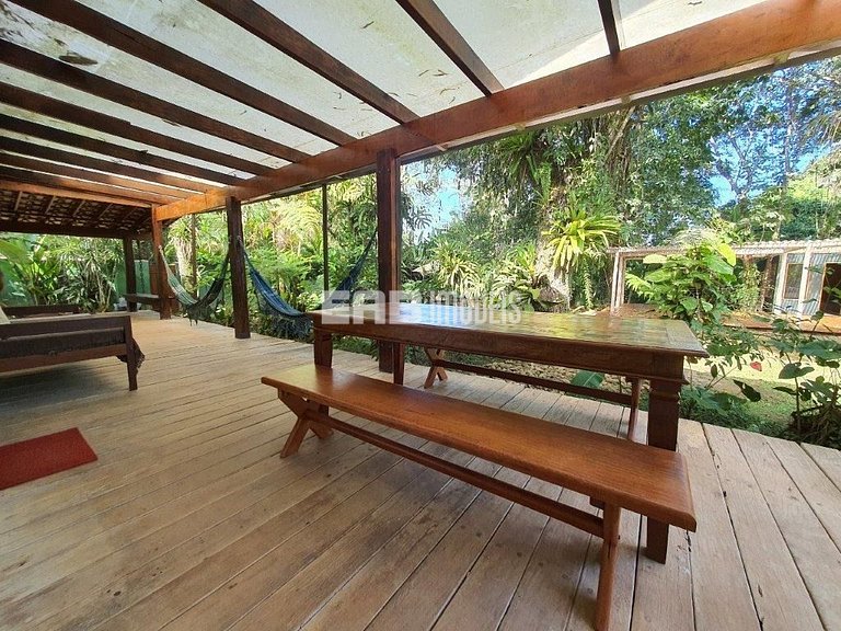 Casa no canto esquerdo a 100m da Praia de Itamambuca