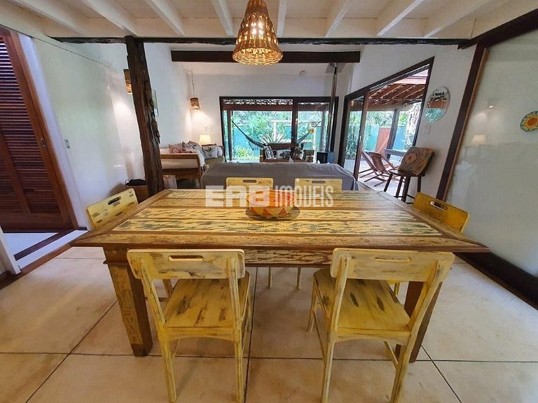 Casa no canto esquerdo a 100m da Praia de Itamambuca