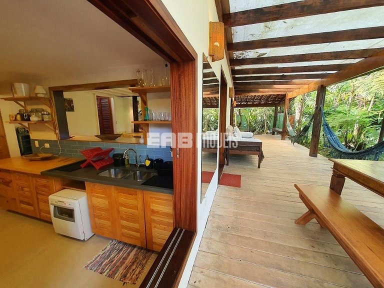 Casa no canto esquerdo a 100m da Praia de Itamambuca