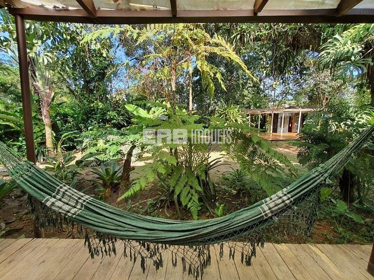 Casa no canto esquerdo a 100m da Praia de Itamambuca