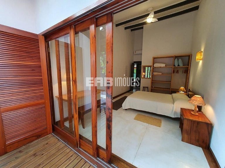 Casa no canto esquerdo a 100m da Praia de Itamambuca