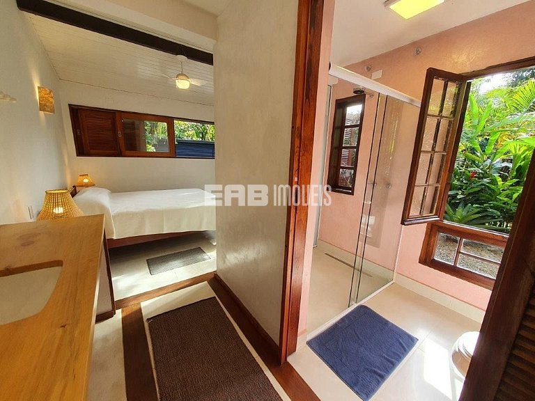 Casa no canto esquerdo a 100m da Praia de Itamambuca