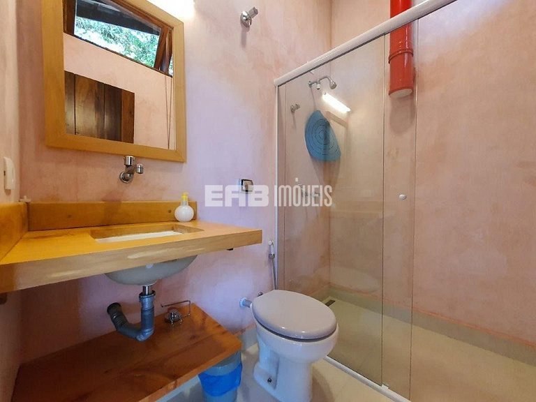 Casa no canto esquerdo a 100m da Praia de Itamambuca