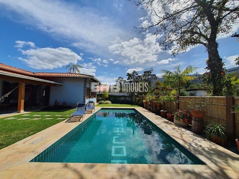 Casa a 250m da praia para locação em Itamambuca