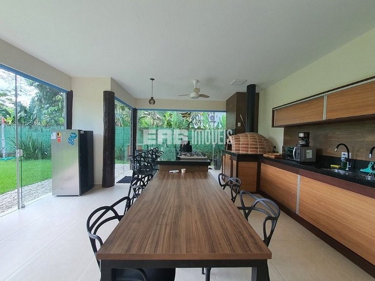 Casa espaçosa para locação de temporada em Itamambuca