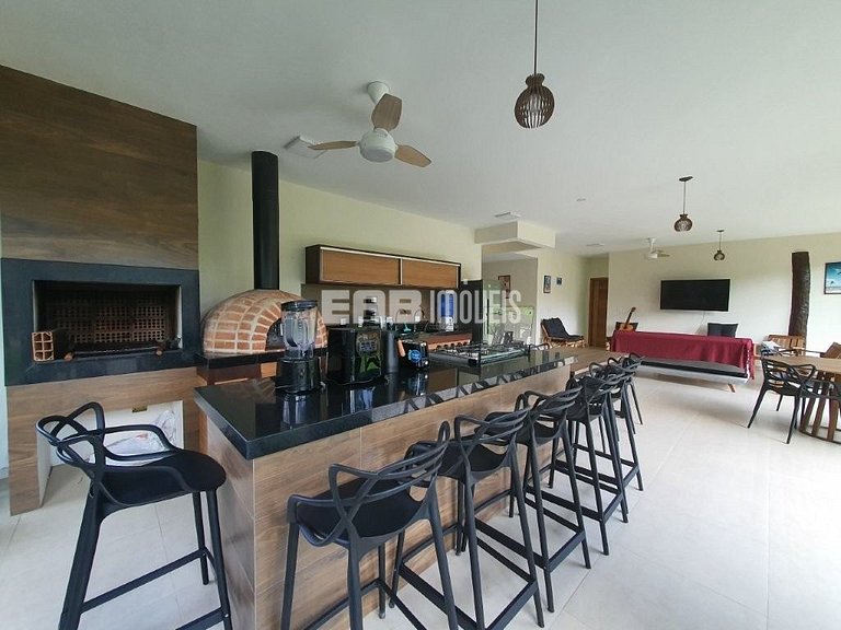 Casa espaçosa para locação de temporada em Itamambuca