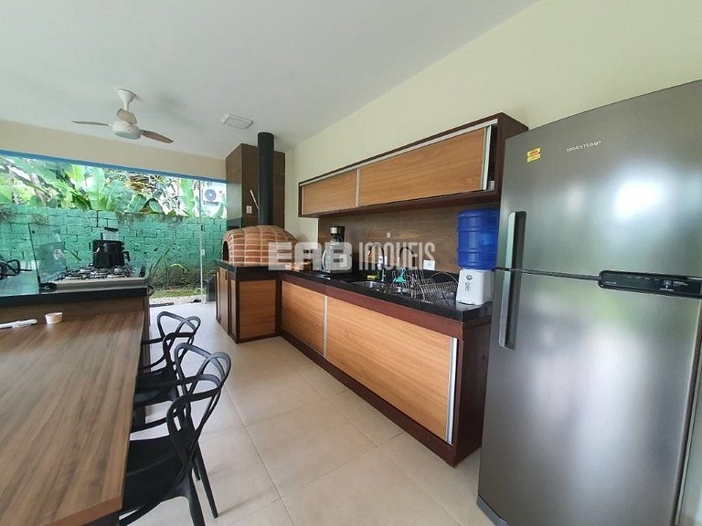 Casa espaçosa para locação de temporada em Itamambuca