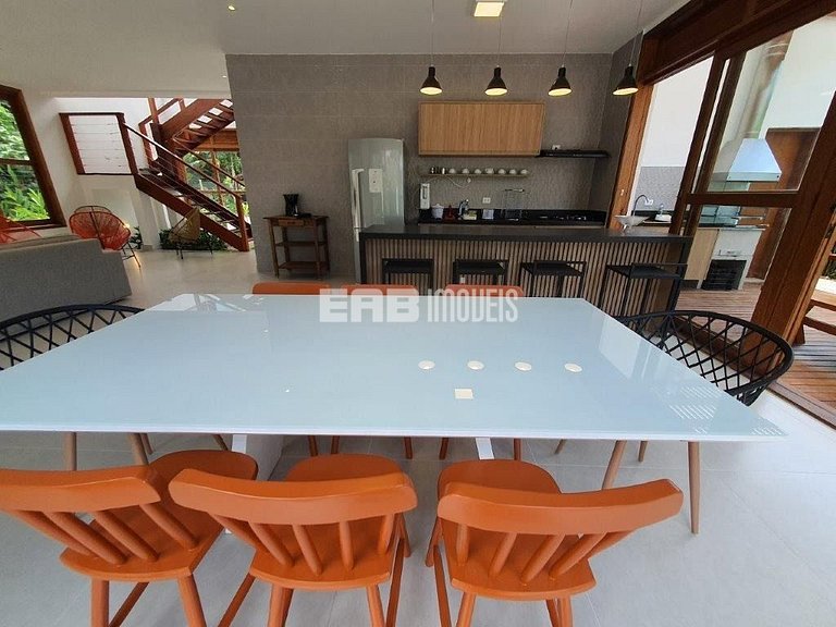 Casa moderna e bem iluminada para temporada em Itamambuca