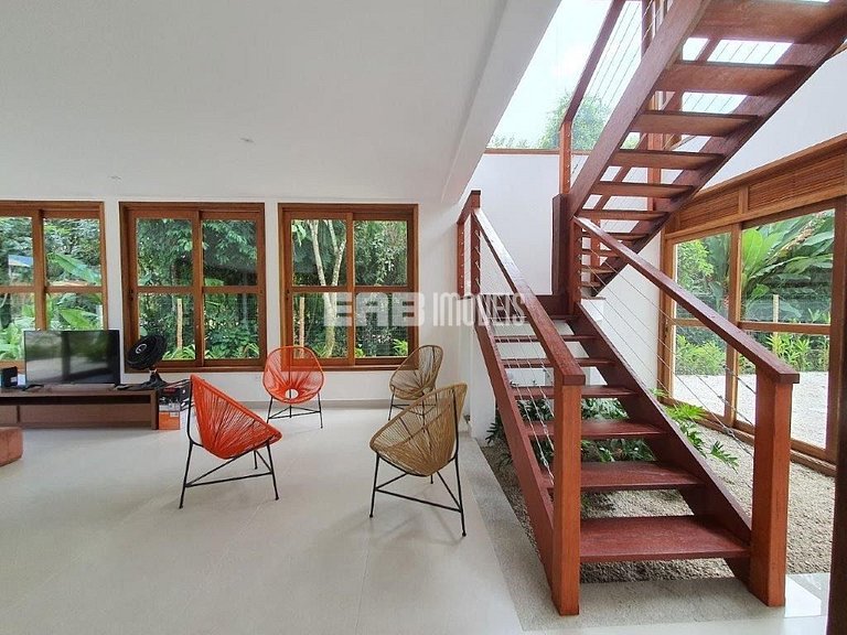 Casa moderna e bem iluminada para temporada em Itamambuca