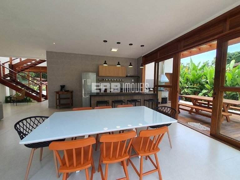 Casa moderna e bem iluminada para temporada em Itamambuca