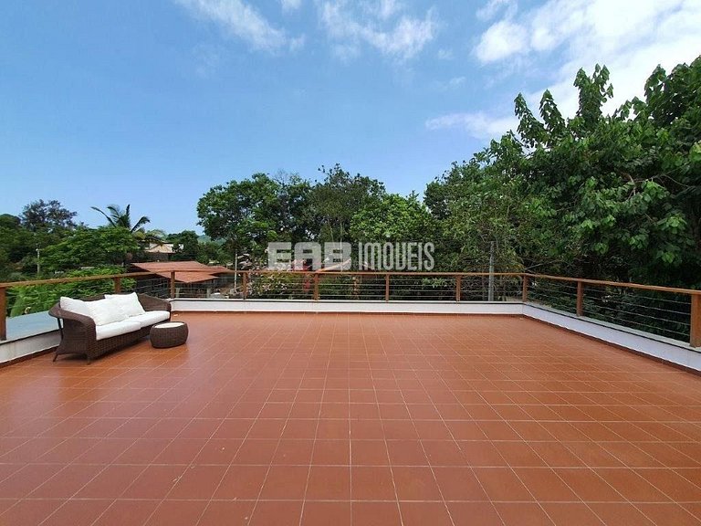 Casa moderna e bem iluminada para temporada em Itamambuca