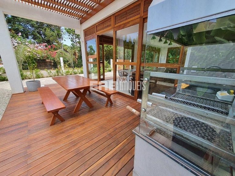 Casa moderna e bem iluminada para temporada em Itamambuca