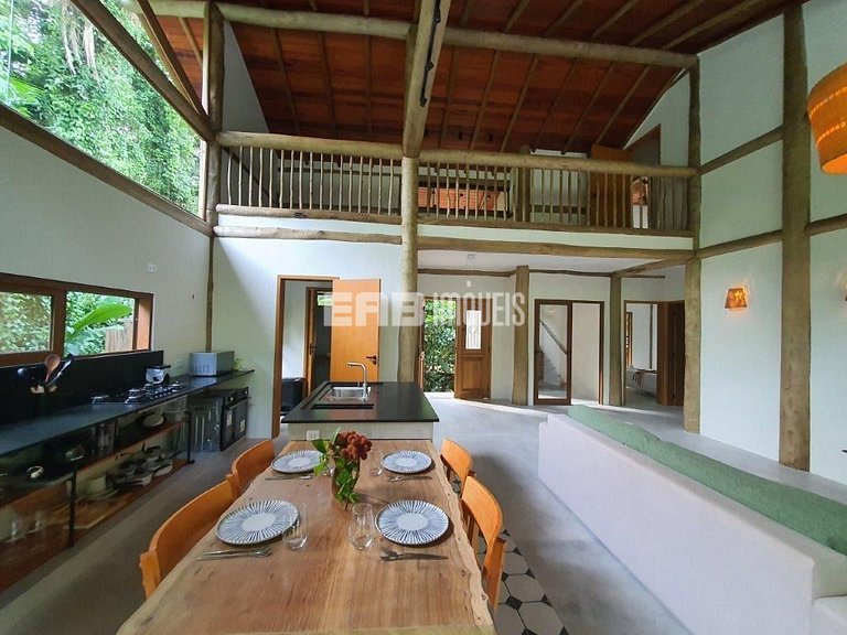 Casa 4 suítes, ar-condicionado e ducha aquecida