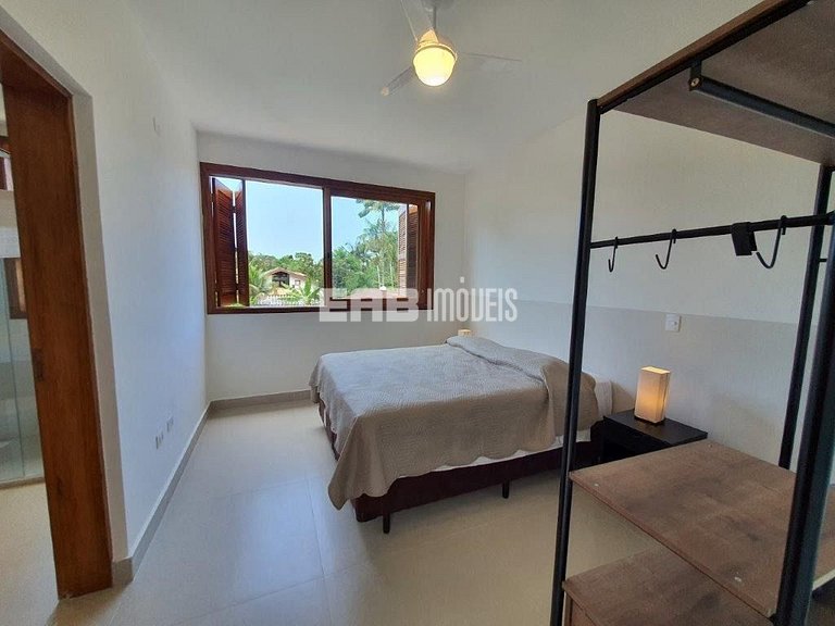 Casa moderna e bem iluminada para temporada em Itamambuca