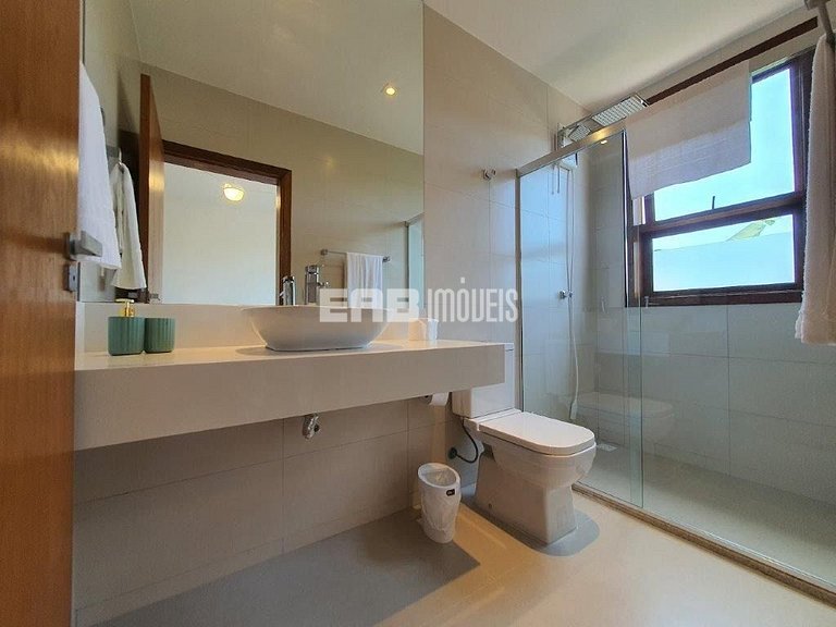 Casa moderna e bem iluminada para temporada em Itamambuca