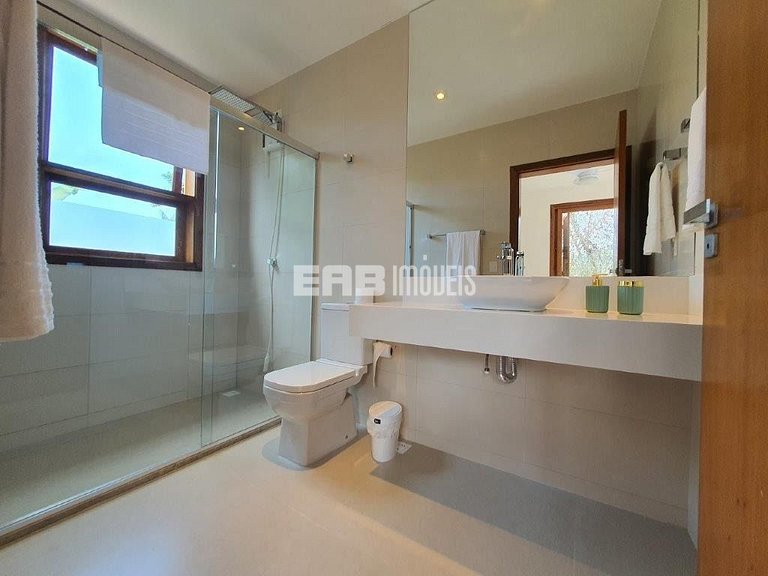 Casa moderna e bem iluminada para temporada em Itamambuca