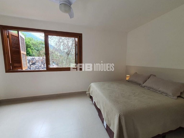 Casa moderna e bem iluminada para temporada em Itamambuca