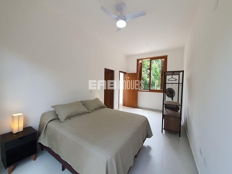 Casa moderna e bem iluminada para temporada em Itamambuca