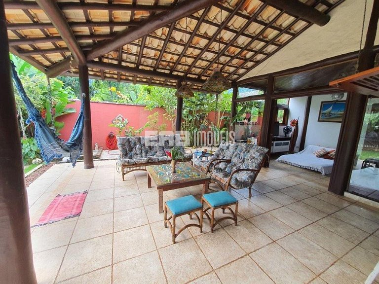 Casa a 100m da praia de Itamambuca para locação