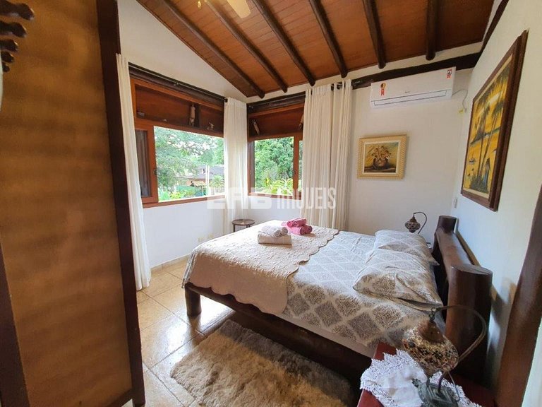 Casa a 100m da praia de Itamambuca para locação