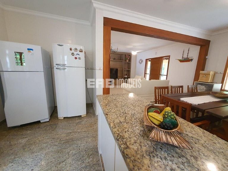 Casa com piscina e sauna para temporada em Itamambuca