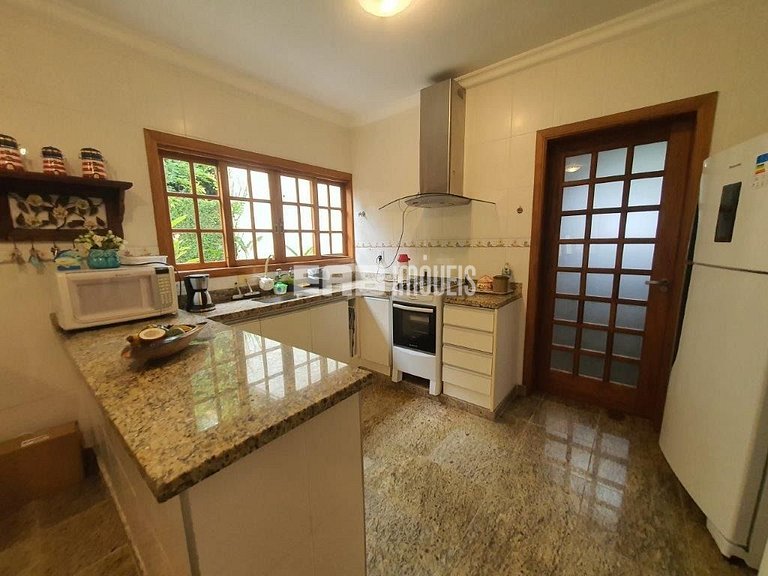 Casa com piscina e sauna para temporada em Itamambuca