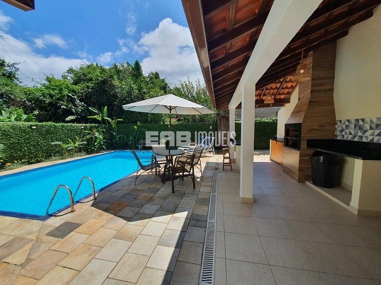 Casa com piscina e sauna para temporada em Itamambuca