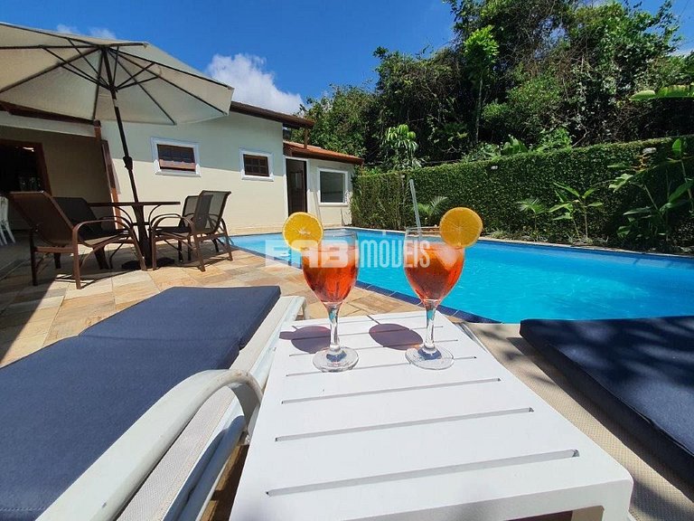 Casa com piscina e sauna para temporada em Itamambuca