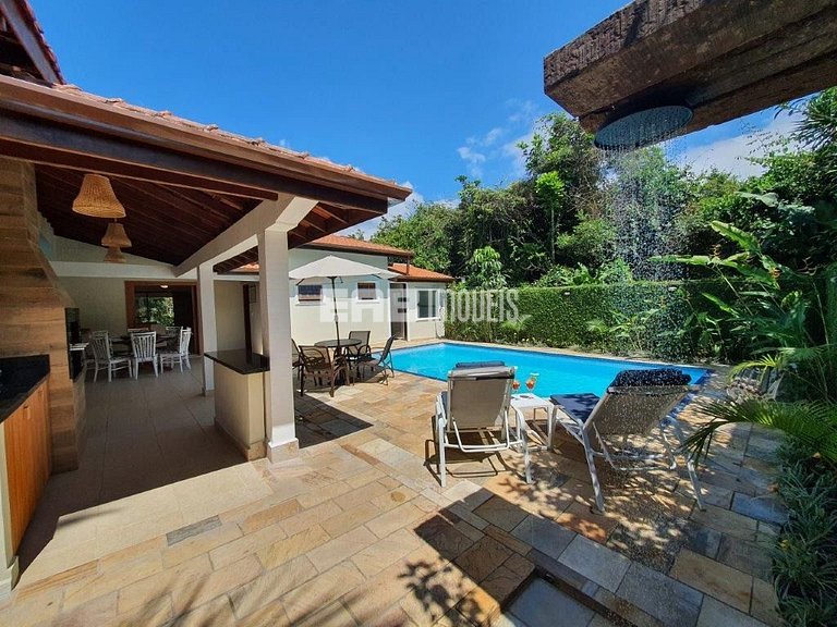 Casa com piscina e sauna para temporada em Itamambuca