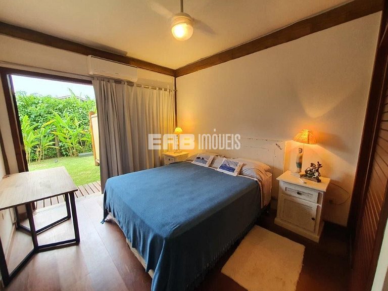 Casa em estilo tropical a apenas 200 metros da praia de Itam