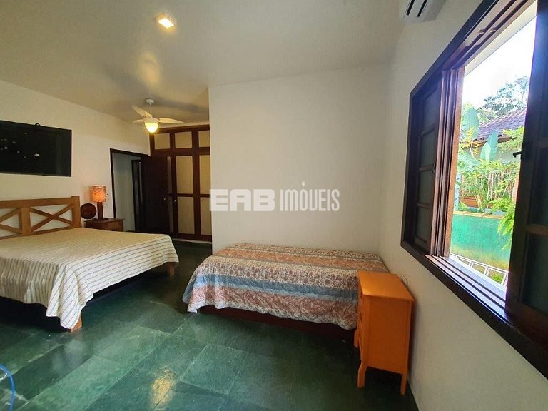 Casa a 120m da praia de Itamambuca