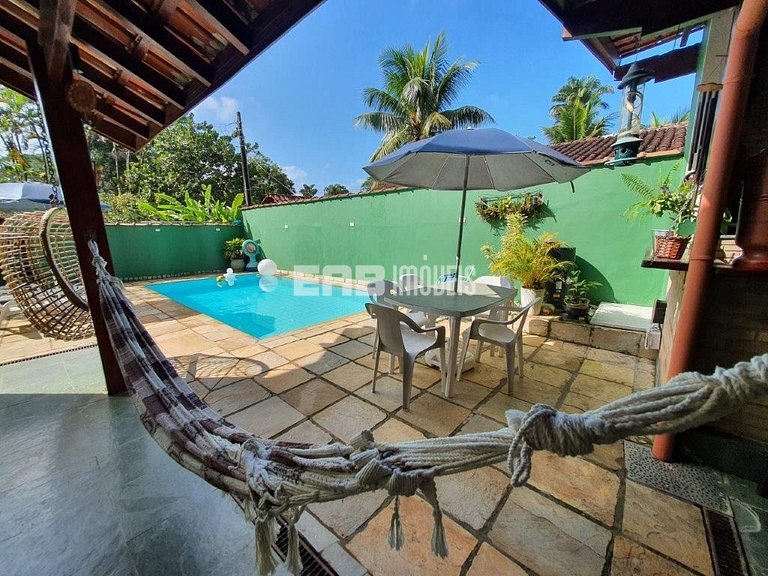 Casa a 120m da praia de Itamambuca