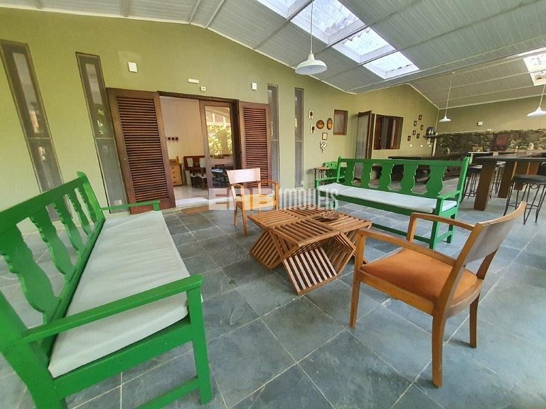 Casa com 5 quartos para temporada em Itamambuca