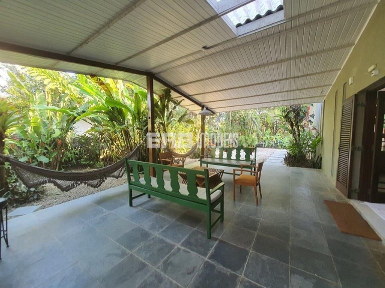 Casa com 5 quartos para temporada em Itamambuca