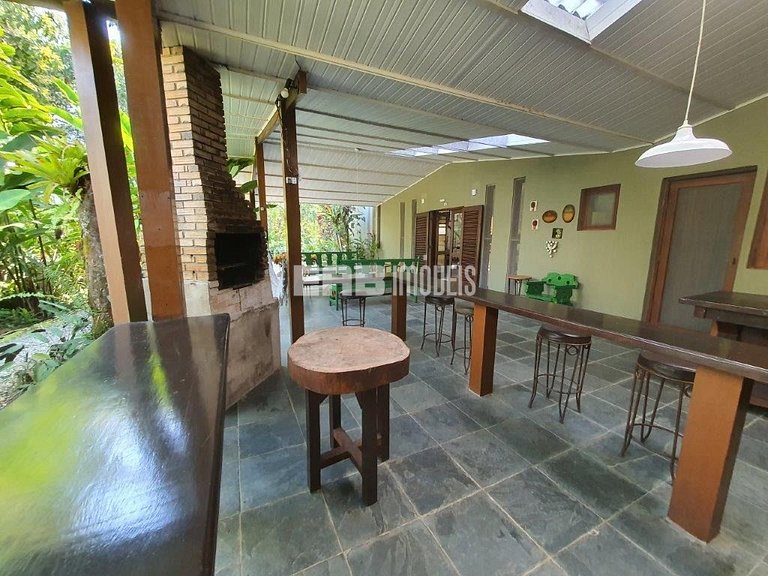 Casa com 5 quartos para temporada em Itamambuca