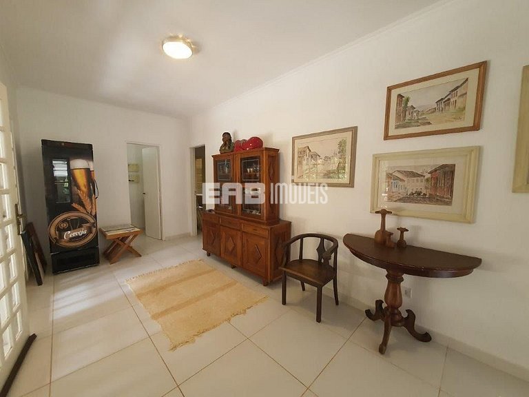 Casa com piscina, a poucos passos da praia de Itamambuca!