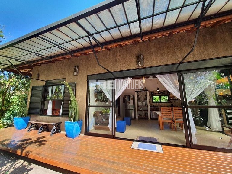 Charmosa casa a 100m da praia de Itamambuca