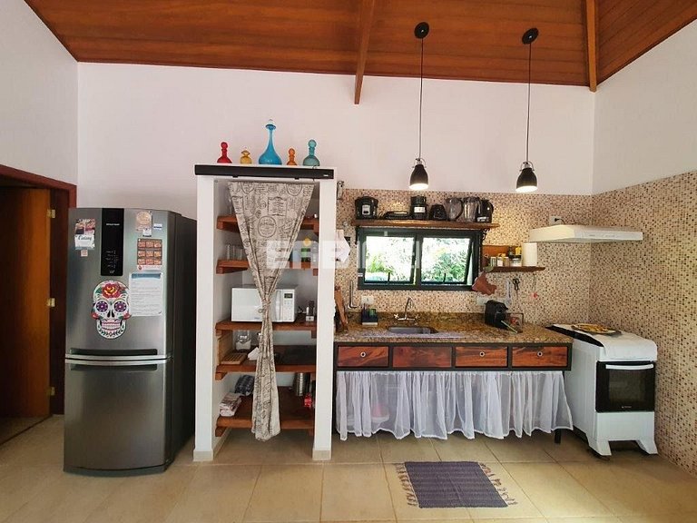 Charmosa casa a 100m da praia de Itamambuca