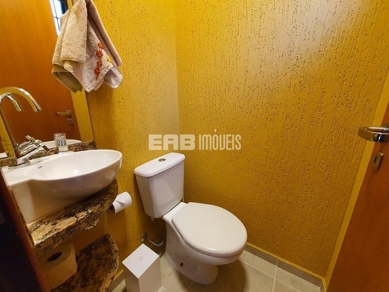 Charmosa casa a 100m da praia de Itamambuca