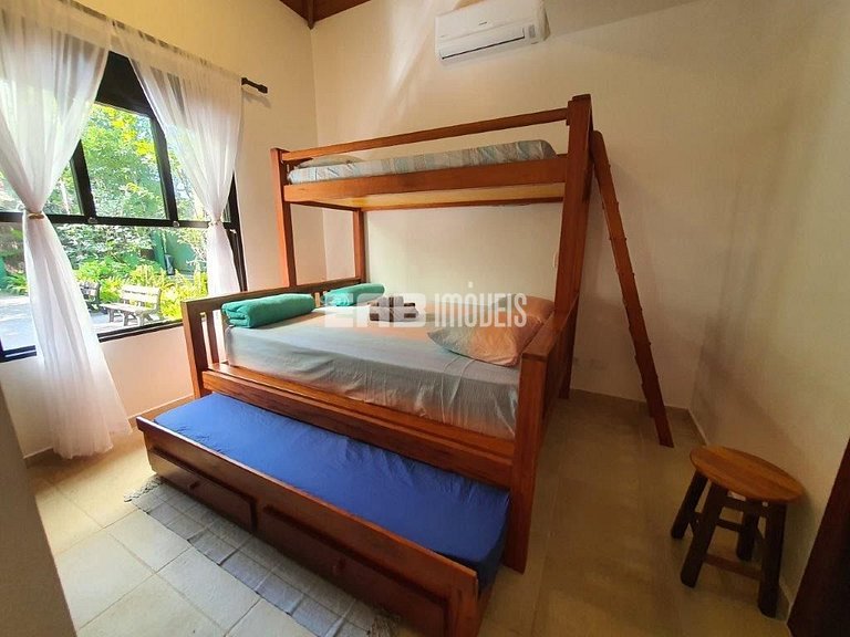 Charmosa casa a 100m da praia de Itamambuca