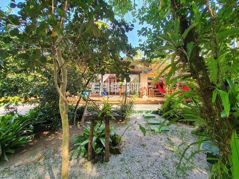 Charmosa casa a 100m da praia de Itamambuca