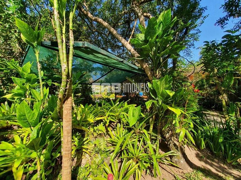 Charmosa casa a 100m da praia de Itamambuca