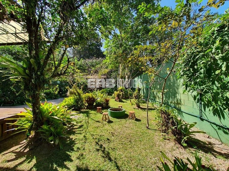 Charmosa casa a 100m da praia de Itamambuca