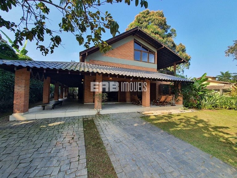 Locação de temporada bem pertinho da praia em Itamambuca, Ub