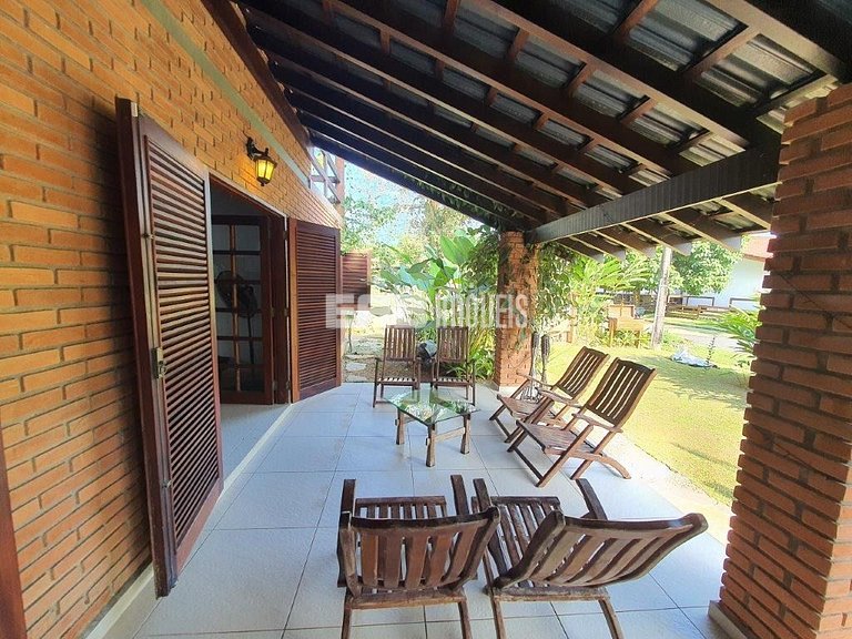 Locação de temporada bem pertinho da praia em Itamambuca, Ub