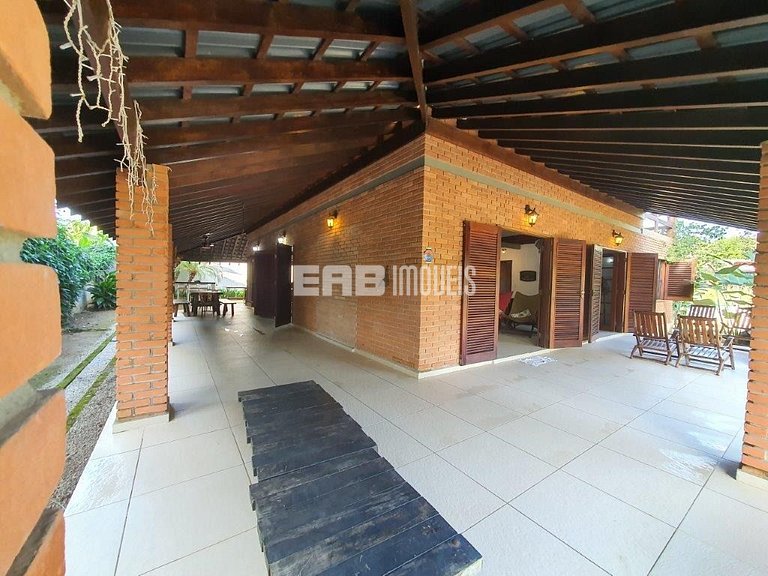 Locação de temporada bem pertinho da praia em Itamambuca, Ub