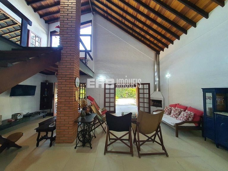 Locação de temporada bem pertinho da praia em Itamambuca, Ub